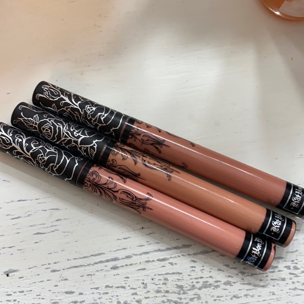 3 KVD liquid lipsticks 💜